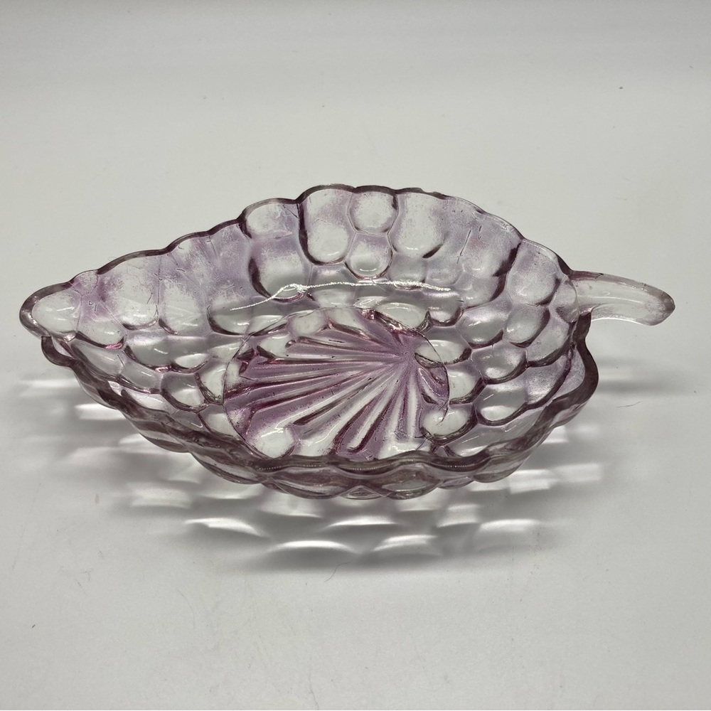 Anchor hocking grape cluster purple glass dish